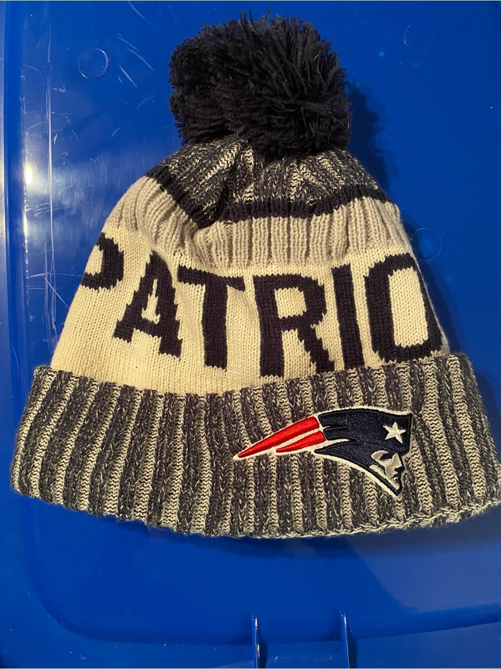 New Era Patriots Pom Cuffed Beanie - Navy, Gray & White